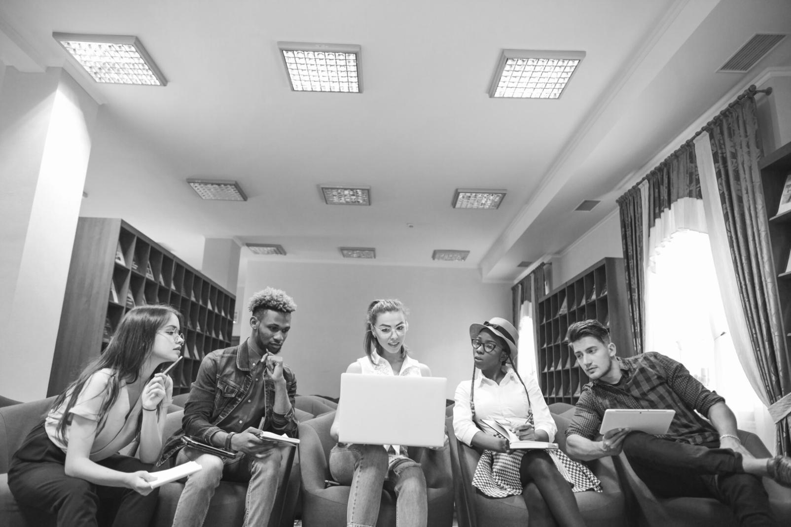 Revisión de contenido educativo sobre presupuestos inteligentes